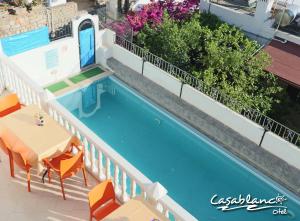 an overhead view of a swimming pool on a building at Hotel Casablanca in Gümbet