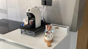 Coffee and tea making facilities at Leukosìa Holiday House