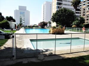 Playa Benalmadena-Alay, piscina, parking, Benalmádena ...
