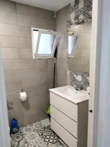 Galeriebild der Unterkunft Malvarrosa Apartamentos in Valencia