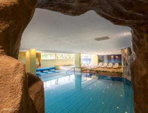 Bazén v ubytování Hotel Alpen nebo v jeho okolí
