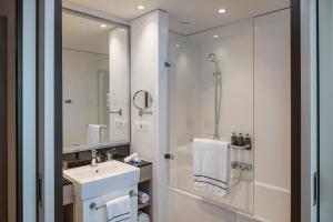 Um banheiro em Meliá Frankfurt City