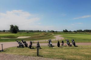 Golf v apartmánu nebo okolí