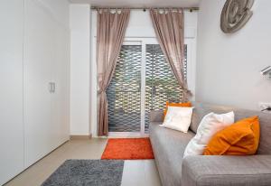 Posedenie v ubytovaní New Luxury 3-bedroom Seaview Apt