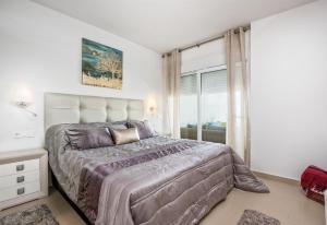 Posteľ alebo postele v izbe v ubytovaní New Luxury 3-bedroom Seaview Apt + 25 fotografií