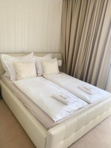 Zdjęcie z galerii obiektu White Luxury Villa Esztergom w mieście Ostrzyhom