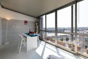 Balkón alebo terasa v ubytovaní La Veranda - Bright Top Floor apartment with views of the Madonnina