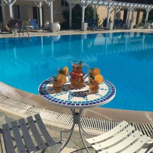 Nápoje v ubytování Nafsika Hotel