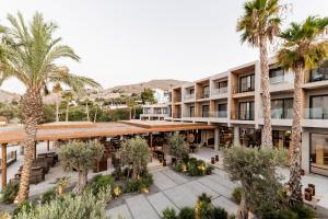 Nespecifikovaný výhled na hory nebo výhled na hory při pohledu z hotelu