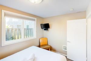 Gallery image of Sandals Inn | Oceanside Cabana in Cannon Beach