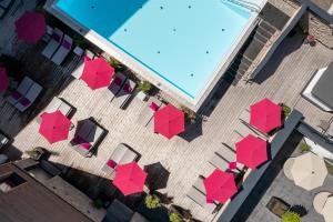 Bazén v ubytování Hotel Adapura Wagrain nebo v jeho okolí