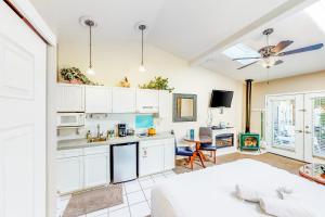 Fotografie z fotogalerie ubytování Sandals Inn | Spa Suite v destinaci Cannon Beach