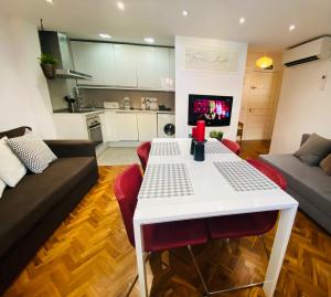 Kuchnia lub aneks kuchenny w obiekcie My Citymad Stay Madrid