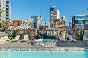 Level Vancouver Yaletown - Seymour tesisinde veya buraya yakın yüzme havuzu