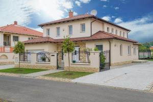 The building in which Az apartmant is located