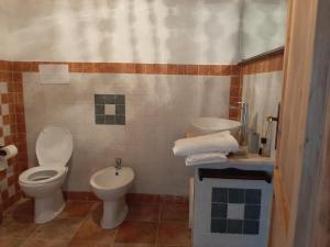 A bathroom at B&B L'amaca della felicità