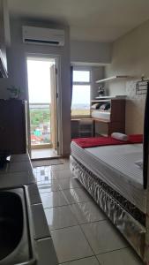 صورة لـ Apartemen Springlake Summarecon Bekasi-By Bu Johan في بيكاسي