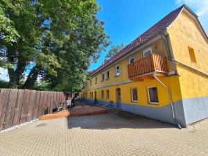 Tòa nhà nơi căn hộ tọa lạc