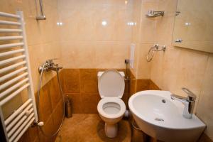 A bathroom at Guest house VRAZHDEBNA