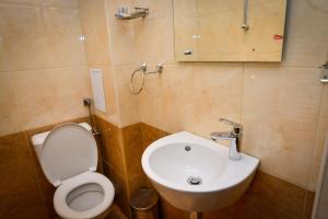 A bathroom at Guest house VRAZHDEBNA