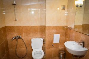 A bathroom at Guest house VRAZHDEBNA