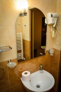 A bathroom at Guest house VRAZHDEBNA Még 37 kép
