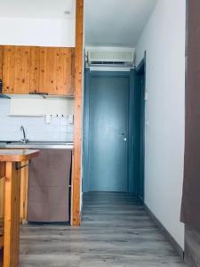 Η κουζίνα ή μικρή κουζίνα στο 8 ARBOUSIERS VILLA 12 +8 φωτογραφίες