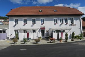 Budova, kde se bed and breakfast nachází