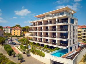 Bazén v ubytování Hotel Villa Harmony nebo v jeho okolí