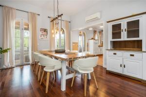 Kuchyňa alebo kuchynka v ubytovaní Villa Playa Felostal