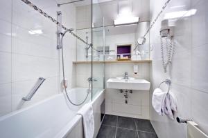 Kúpeľňa v ubytovaní Hotel Barbarahof 4 stars Superior - including Summer Card - Adults Only "soft" from 10 years