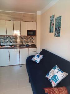 A kitchen or kitchenette at شاليهات للعائلات بمنتجع ريتال فيو الساحل الشمالى Még 37 kép