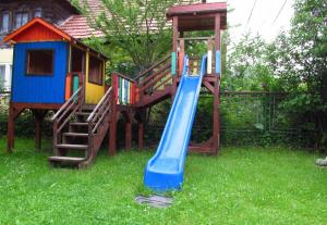 Herní místnost nebo prostor pro děti v ubytování Casa Enescu