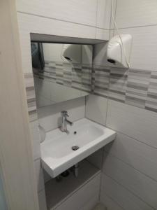 
A bathroom at Tabor - Apartments Rozmanova Street
