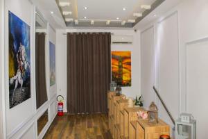 Televisyen dan/atau pusat hiburan di Hotel Golden