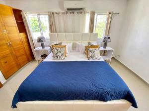 Postel nebo postele na pokoji v ubytování Full Village + 4 rooms + Private pool
