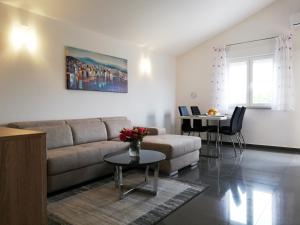 Posedenie v ubytovaní Apartment Zvone, Sukošan-brand new apartments