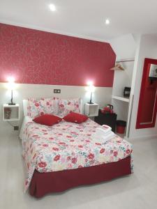 Łóżko lub łóżka w pokoju w obiekcie Hostal Inn Madrid