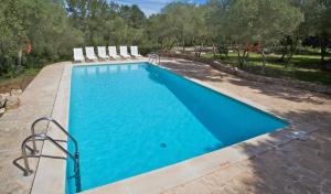 Bazén v ubytování Finca Son Josep de Baix nebo v jeho okolí