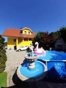 Πισίνα στο ή κοντά στο APARTMA AJDA
