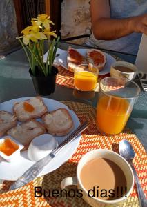 Opciones de desayuno disponibles en Casa Rural La Gesta