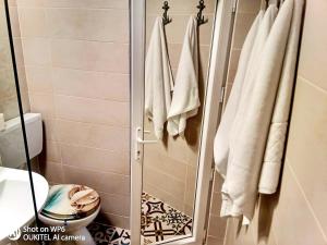 Ένα μπάνιο στο Apartament Dor de Delta Sulina +29 φωτογραφίες