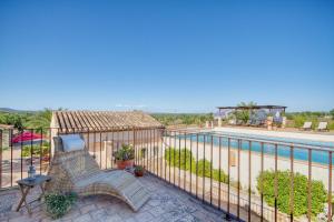 Bazén v ubytování Finca Agroturismo Can Carro nebo v jeho okolí