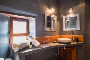 Kamar mandi di COZY BUT TRENDY RETREAT IN MEDINA