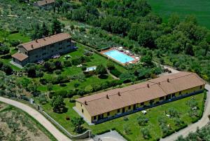 Bazén v ubytování Agriturismo Cortoreggio nebo v jeho okolí