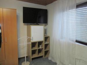 TV a/nebo společenská místnost v ubytování Privatunterkunft Schonlau