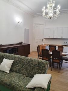 Posedenie v ubytovaní Prestige Aparthotel Piotrkowska 82 - wyjątkowy widok na deptak