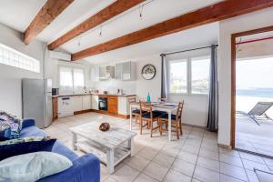 Posezení v ubytování Le Pescadou by Cocoönr - Terrasse vue mer