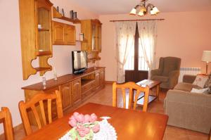 Kuchyňa alebo kuchynka v ubytovaní APARTAMENTOS LAS ERAS + 19 fotografií
