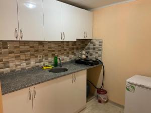Dapur atau dapur kecil di Lombane Apart